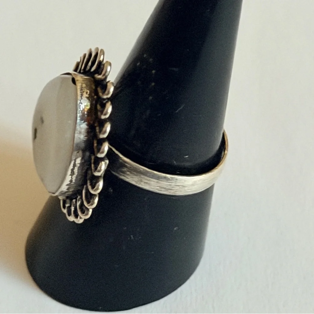 New 925 Sterling Silver Blue Flash Moonstone Uncommon Artisan Uncommon Ring